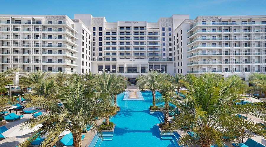 Hilton Abu Dhabi Yas Island pool and gardens