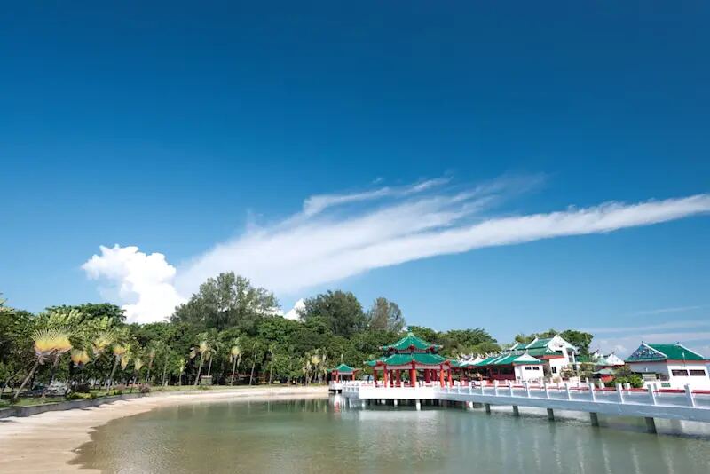 Temple and beach on Kusu Island